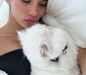 Nessa Barrett Instagram - i love u <3