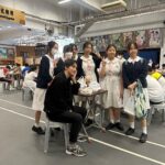 Ng Siu-Hin Instagram - 回到母校，見到師弟妹總是快樂事。 還記得七年前準備拍攝《以青春的名義》時， 23歲的我已經忘記了作為中學生的感覺。 我在母校前徘徊，希望觀察一下。 卻突然聽到一聲大叫 「吳肇軒！」 原來是我曾經的老師， 我把事情告訴她， 她把我帶到學校裏面， 一層一層地帶我看看學弟學妹。 母校一如既往的溫暖， 學弟學妹一如既往的可愛。 感謝大家支持說笑之人。 #仁愛堂田家炳中學 #說笑之人 #圖3係我