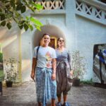 Nia Dinata Instagram - My version of daily kebaya and batik sarong ensemble🩵🤍💙 comfortable, no fuss, no make-up. Senang sekali mengenalkan batik indigo Jawa ke teman-teman dan ruang bersejarah ini penuh pohon pohon, indah, dengan sumbangsih oksigennya untuk kami yang berkunjung, padahal pas di pusat kota Yogyakarta. #kebayakutubaru #kebayaindonesia #batikindigo @galeribatikjawaindigo