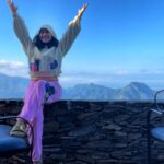 Nia Dinata Instagram - Rejoicing the beautiful mount Inerie (Mother Mountain)of Bajawa✨Flores, terutama Bajawa, dari dulu selalu punya tempat khusus di hati ku. Orang lokalnya begitu tulus dan hangat. Bahagia merasakan komunitas lokal membangun, memelihara penginapan dan restorannya yang super otentik💓 @manulalujungle bangga tinggal di sini #bukanendorse #bestkeptsecret #bajawaflores #supportlocal oh ya..suka sekali dgn hoodies dan joggerpants baru dari @lekatdua @lekatofficial juga bukan endorse, tapi sayang adik sepupu #sisterhood