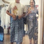 Nia Dinata Instagram - My version of daily kebaya and batik sarong ensemble🩵🤍💙 comfortable, no fuss, no make-up. Senang sekali mengenalkan batik indigo Jawa ke teman-teman dan ruang bersejarah ini penuh pohon pohon, indah, dengan sumbangsih oksigennya untuk kami yang berkunjung, padahal pas di pusat kota Yogyakarta. #kebayakutubaru #kebayaindonesia #batikindigo @galeribatikjawaindigo