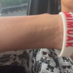 Nia Dinata Instagram - Kami Muak! Muak dengan tingkah polah manusia serakah, gila kuasa, dan semua tingkah polah manusia yang menghalalkan segala cara. Absolute power corrupts absolutely. Thank you for keeping this bracelet for me my dear mbak @sitasupomo 💪🏼 proud to wear it in mad Jakarta traffic #kamimuak #pemilu2024 #braceletoftheday