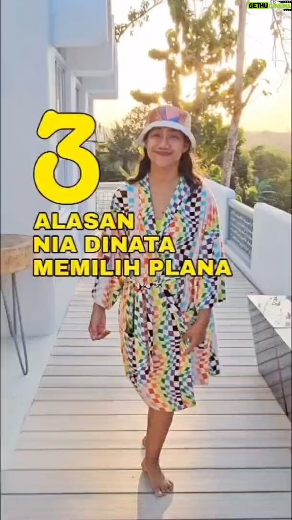 Nia Dinata Instagram - I have reached a point in my life where I feel the need to keep developing sustainable habits in my daily routines and making the right choices for myself, my family, my homes and my working environment. Makanya aku pilih Plana @plasticfornature untuk lantai deck rumah Jogja kami. Plana terbuat dari gabah yang biasanya dibakar petani kita di Indonesia, dari pada polusi, team Plana ngumpulin gabah dan dicampur sampah plastik untuk dijadikan bahan bangunan multifungsi. & eco-friendly. Pilihan warnanya juga banyak, lalu cara mereka mendidik publiknya bikin aku terharu. Intip deh IG nya💚💚💚 #greenliving #niamaste