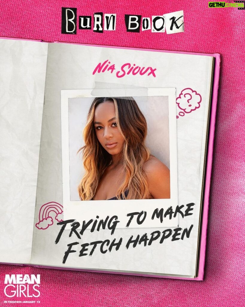 Nia Sioux Instagram - You may see this face in the new Mean Girls movie😏 so thrilled to be a part of something so iconic! My first big screen debut🥹 go watch Mean Girls Jan 12th💗 New York City
