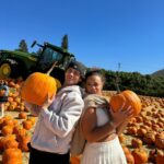 Nia Sioux Instagram - belated pumpkin patch pics 🤎 Underwood Family Farms