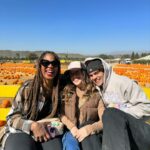 Nia Sioux Instagram - belated pumpkin patch pics 🤎 Underwood Family Farms