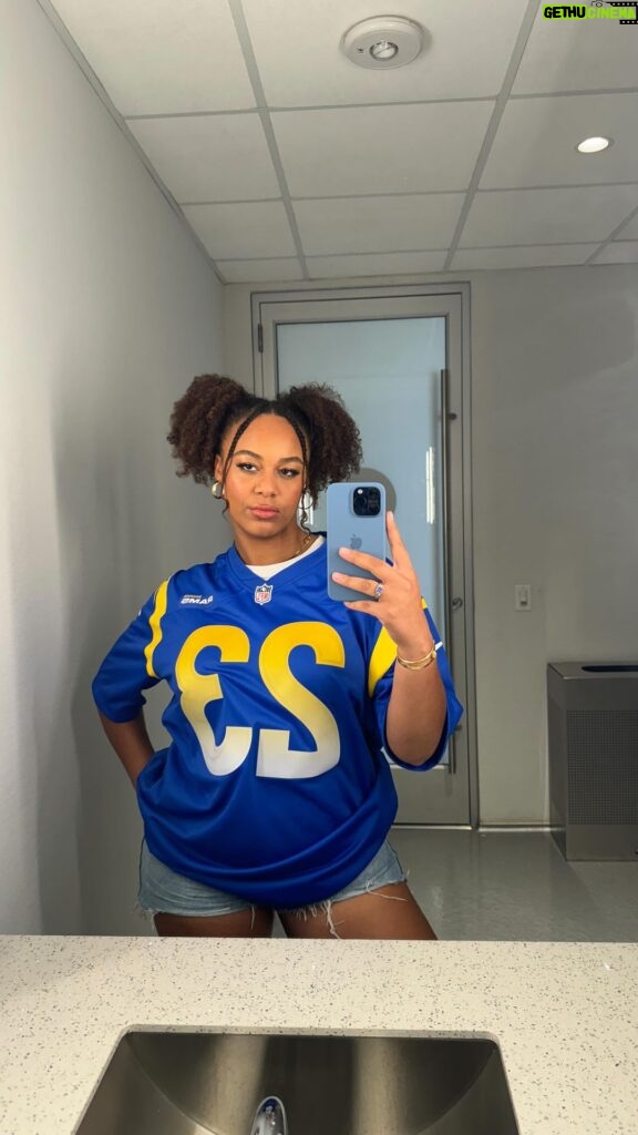 Nia Sioux Instagram - Soft Glam for the Rams Game