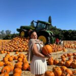 Nia Sioux Instagram - belated pumpkin patch pics 🤎 Underwood Family Farms