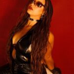 Nia Sioux Instagram - seeing red♥️ photo shoot vlog is out now on my youtube. link in bio💋