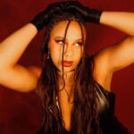 Nia Sioux Instagram - seeing red♥️ photo shoot vlog is out now on my youtube. link in bio💋