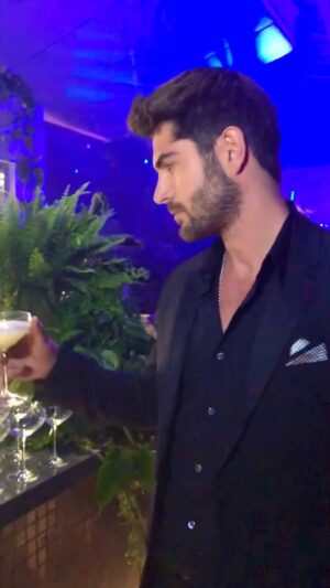 Nick Bateman Instagram - Cheers to 2022🍸 #2022 #happynewyear