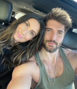 Nick Bateman Instagram - On our way to a Heist 🤠