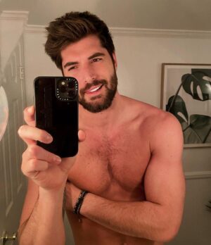 Nick Bateman Instagram - Good Morning 🌞 nothing like a douchey mirror selfie to start the day 🙌🏼