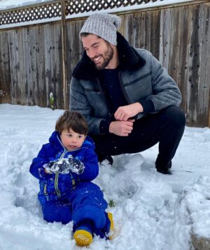 Nick Bateman Instagram - First time seeing snow ❄️