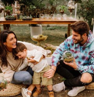 Nick Bateman Instagram - THE BIG TWO! HAPPY BIRTHDAY to my lil man ❤️ Love you son 

•
•
Big thank you to;
Florals, Decor & Planning: @openingnflowers 
DIY Terrarium Bar: @Bloomservice.co
Photography: @Lcoulterphoto
Furniture: @special_event_rentals
Place Settings: @Tabletalesto
Cake: @pastrybynikki 
Dinos: @Indianriverreptile 
for making CHASES 2nd BIRTHDAY party unforgettable