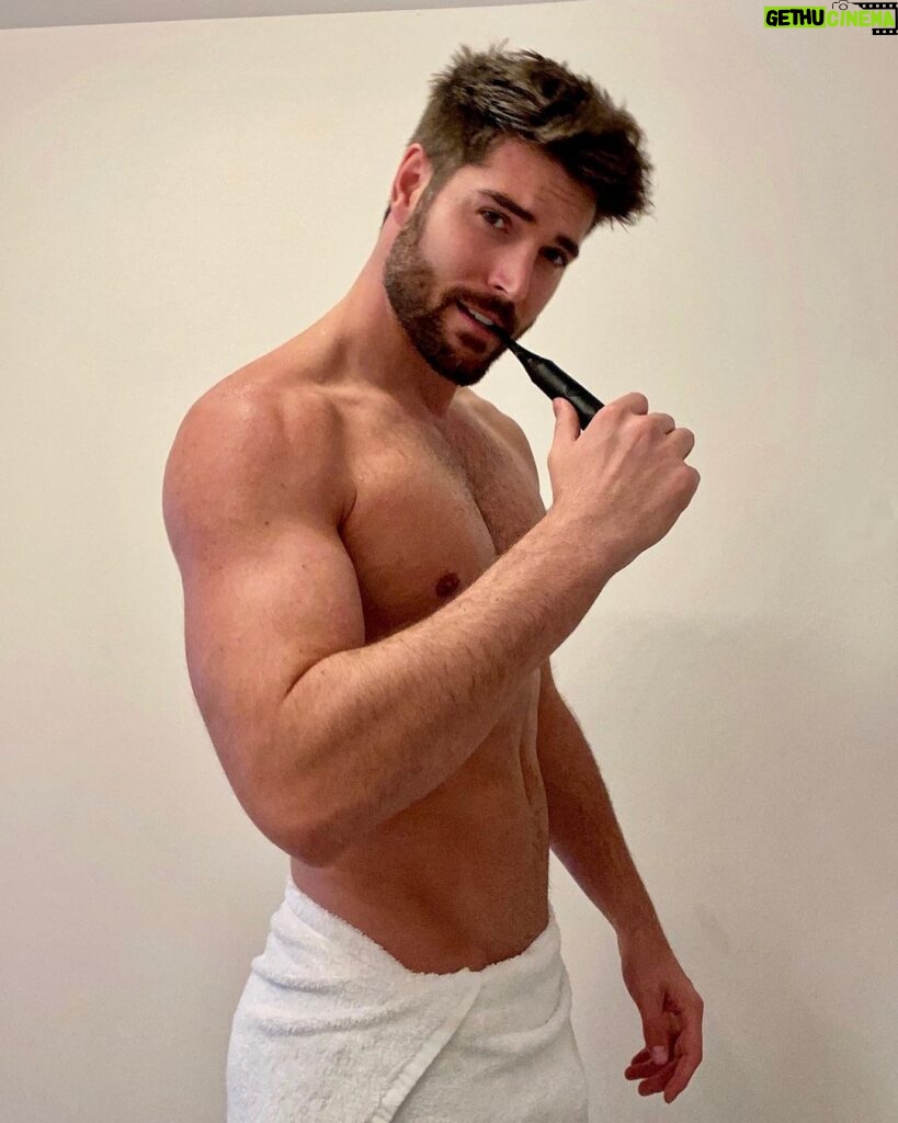 Nick Bateman Instagram - New morning routine 😁 with my @burstoralcare sonic toothbrush fights plaque and keeps the grill nice and white #brushburst #ad Burlington, Ontario