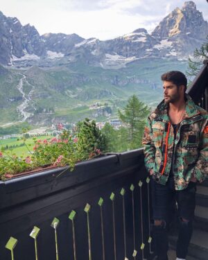 Nick Bateman Instagram - Thankful I’ve had the chance to see the World from a completely different perspective 13’000 feet up 🏔🌎 #happyearthday