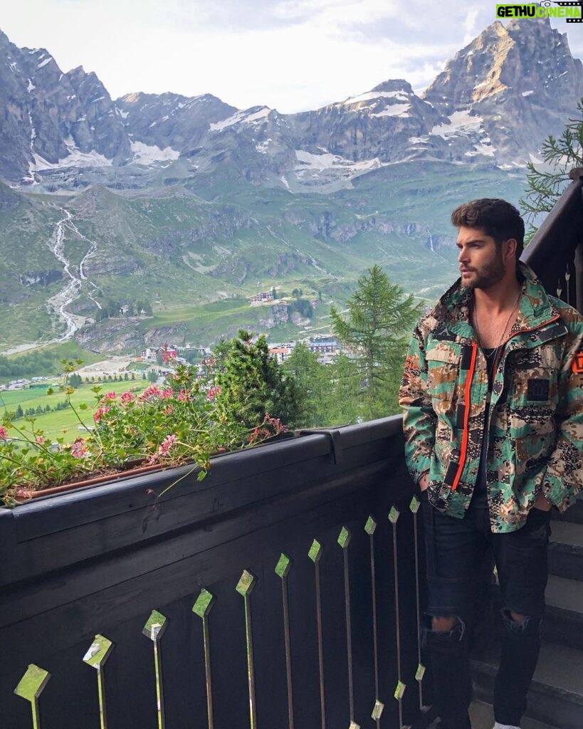 Nick Bateman Instagram - Thankful I’ve had the chance to see the World from a completely different perspective 13’000 feet up 🏔🌎 #happyearthday The Matterhorn, Zermatt, Switzerland