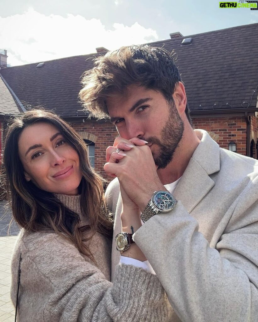 Nick Bateman Instagram - Time is the most valuable thing a man can spend 🌹 @accutronwatch #Accutron