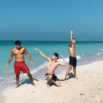 Nicky Andersen Instagram - A little beach dance with my boys - hope you don’t mind😅☀️ @nowunited #choreographer #nowunitedchainedup Choreography: 🙋🏽‍♂️ Danced w: @baileymay, @joshbeauchamp, 🙋🏽‍♂️ @visitabudhabi #visitabudhabi @msaagency Abu Dhabi, United Arab Emirates