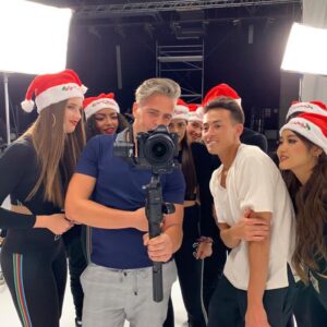 Nicky Andersen Instagram - I had the honor of directing, choreographing & editing the @nowunited performance at the @disneychannel “Epic Holiday Showdown” 😍🥺🎥

Btw last video is such a mood haha