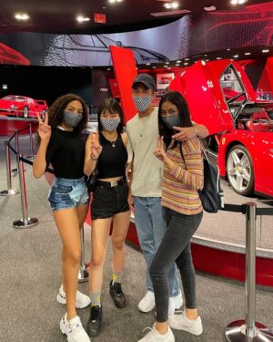 Nicky Andersen Instagram - What a lovely day today was <3 @ferrariworldabudhabi @yasisland @nowunited
