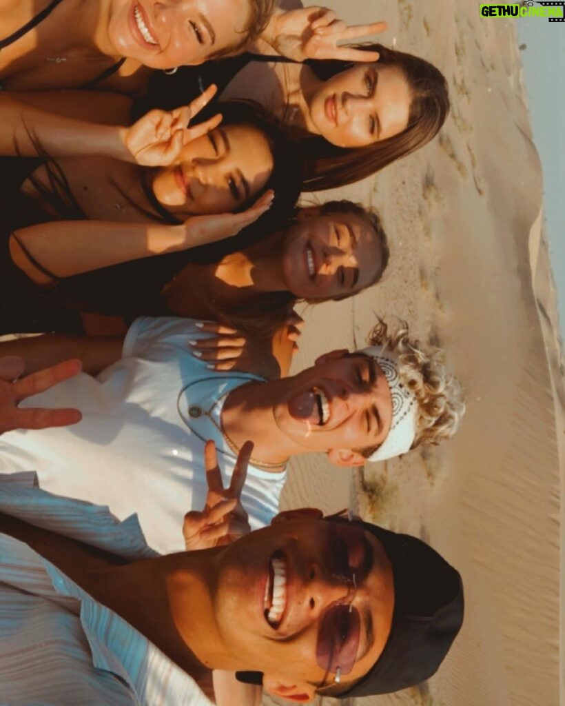 Nicky Andersen Instagram - THEY are Golden <3 @nowunited Dubai Desert