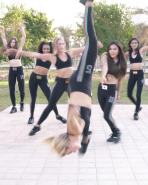 Nicky Andersen Instagram - Whenever we have some free time we always try to make some dance videos 🥰 @nowunited #choreographer