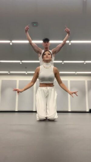 Nicky Andersen Instagram - Happy bday @heyoon_jeong <3 I miss choreographing w youuuu