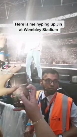 Nicky Andersen Instagram - What a journey 🥰 #BTS #choreographer #jin