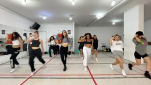 Nicky Andersen Instagram - I can’t thank @nowunited & Simon Fuller enough for giving me a platform to express my love for choreography & movement💙 The effort,  time, details & energy we put into each dance is beyond what you believe - I’m just grateful to be able to work with such an inspiring group and behind the scenes team. 
#Choreographer @msaagency #nickyandersenchoreography