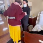 Nicole Stuart Instagram - Thank you, Matthew @sanddunestepper 🙏🏻 for your help and for you time. It’s incredible to see how this #standunestepper equipment will be so beneficial for my mom’s recovery. It’s astonishing that not all rehab centers have access to this resource. The bureaucracy in these places is truly f@?&? mind-boggling and frustrating. Nevertheless, focusing on the positive, I can already see how amazing this will be for my mom’s progress. It’s a significant milestone to witness her up and out of bed, especially after her fall. Using the @sanddunestepper for the first time is a challenge for her, as she works to maintain her balance without looking down. After being in rehab for 10 days, this is the first balance exercise she’s been given. Again frustrating but I’m committed to keeping everyone updated on her progress, and I have complete faith that she will be walking again before we know it. The fact that she’s even alive is nothing short of a miracle. I’m deeply grateful for the unwavering support, love, and the substantial donations to her GoFundMe, Click #linkinbio initiated by @fbvegas and @ceciliagms. It’s moments like these that truly reveal who our real friends are, and I can’t thank you all enough for your kindness. 🙏🏻♥️🙏🏻♥️ #rehab #seniorrehab #seniors #lifeafterafall #senior #miracle #miraculous #mylife #mylifestyle #trainer #pilates #physicaltherap #pt Los Angeles, California