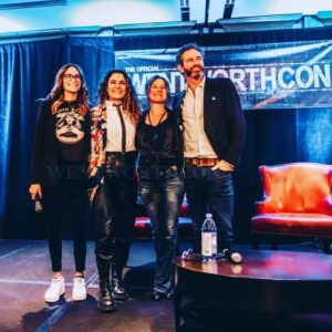Nicole da Silva Instagram - Still buzzing from @wentworth_con Chicago 💙 Big Thanks to all the Tealinators who came out for an incredible day, it was an absolute pleasure to meet you all 🥰