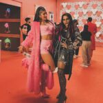 Nikhita Gandhi Instagram - High Hukku Gang! #king #highhukku #bts #shooting📷 #musicvideo #behindthescenes #newlife #gang Stylist: @sharanya_chandna Assistants: @nupshah23 @styleby_kbirari @fanaanofficial