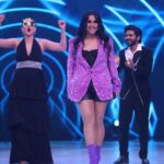 Nikhita Gandhi Instagram - New Years pe you got a jhalak of what’s coming next, So now stay tuned to @sonytvofficial this weekend for it 💜 #wildcard #nikhitagandhi #performance #burjkhalifa #jhalakdikhlajaa