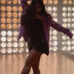 Nikhita Gandhi Instagram - Dance into the new year like there ain’t no fear 💃🏻 🪩 #happynewyear 🎥 @framessbydev ♥️