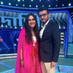 Nikhita Gandhi Instagram - Had the most fun on the sets of #Dadagiri with such talented and renouned artists! Catch us on Dadagiri on Zee Bangla! (Repeats today as well❣️) #dadagiri #zeebangla