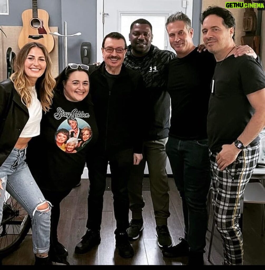 Nikki Blonsky Instagram - I would say the cats out of the bag but in this case the Farful is out of the bag! So excited to share the exciting news that I will be playing the voice of Farful in a new incredibly and beautifully written heartfelt children’s TV series, THE ADVENTURES OF FARFUL. From the brilliant mind of @iamnickloren , Farful is so fun and I had the most fun ever recording in the studio with @iamnickloren @mekhifromharlem @undertheseascout @bobbyvoices and our Liam. With a cast like this, may laughs were had and something awesome is on its way! #farfulfoolong #farful #animation #inthebooth