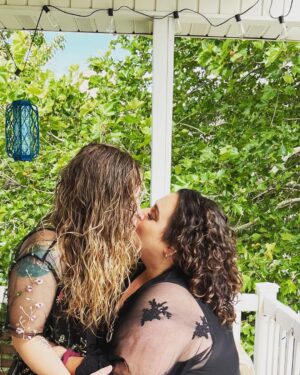 Nikki Blonsky Instagram - It’s super early on this Sunday morning and I woke up and knew exactly what I had to do… I wanted to make a little something special for my love to wake up to. @theyleyjo has no idea I’m up writing this as they sleep so soundly but I had to tell you all, my followers that my heart has never been cared for in such a way by another human. Hailey is kind, loving, generous, HILARIOUS and so much more. They are fiercely independent and make me feel like the luckiest person on earth. @theyleyjo I’m so lucky to love you, thank you for letting me. You light up my world every day and you make me feel like I can do anything, you encourage my dreams and support them as I will always do for you! Love you honey! Happy Sunday💋🫶
