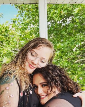 Nikki Blonsky Instagram - It’s super early on this Sunday morning and I woke up and knew exactly what I had to do… I wanted to make a little something special for my love to wake up to. @theyleyjo has no idea I’m up writing this as they sleep so soundly but I had to tell you all, my followers that my heart has never been cared for in such a way by another human. Hailey is kind, loving, generous, HILARIOUS and so much more. They are fiercely independent and make me feel like the luckiest person on earth. @theyleyjo I’m so lucky to love you, thank you for letting me. You light up my world every day and you make me feel like I can do anything, you encourage my dreams and support them as I will always do for you! Love you honey! Happy Sunday💋🫶