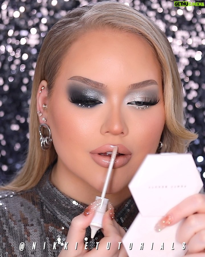 Nikkie de Jager Instagram - playing with the new @jeffreestar Cremated palette 🖤🤍 FULL video on my channel ✨