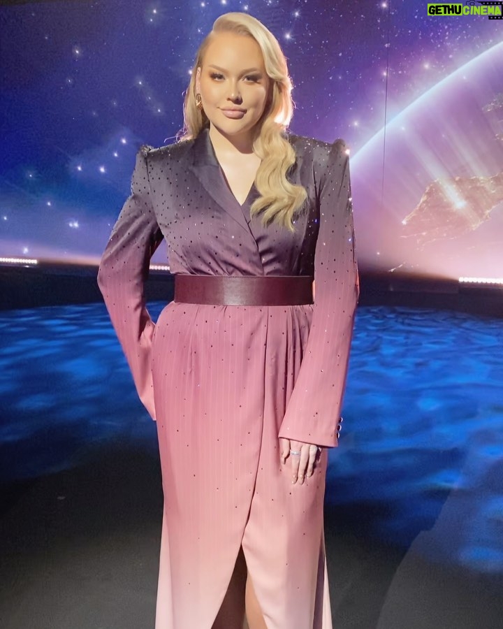 Nikkie de Jager Instagram - SHOWTIME! 💙💖 a dream come true 🥺 thank you for your trust and honor @eurovision 🌟 special thanks to @maisonthefaux for making me this dream dress 🥰 #eurovision #europeshinealight