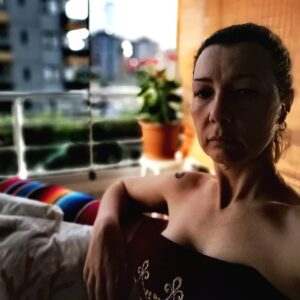 Nilgün Türksever Instagram - İçsel olarak da dışsal olarak da modayı takip etmiyorum. Mutlu yıllar.