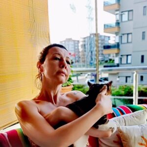 Nilgün Türksever Instagram - İçsel olarak da dışsal olarak da modayı takip etmiyorum. Mutlu yıllar.