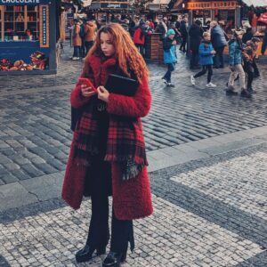 Nima Akbarpour Instagram - #lady in #red
#christmas #Prague #xmas