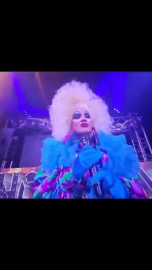Nina Flowers Instagram - A shout out to my sister Dreuxilla Divine Carter who performed her hit song La Cartera with super talented DJ and dear friend, Jerac. I heard this past weekend Puerto Rico was on fire for Hydro Caribbean Festival. Congratulations to ED Toledo, Edgard Wood, and everyone else involved on a great comeback. Dreuxilla te arrastrastes mami!! Gracias por el shout out🙏🏻Coming soon Nina Flowers and Dreuxilla Divine Carter collaborating😎
Stay tuned!!
#hydrocribbeanfestival #dreuxilladivine #muriendodebella #djjerac #LaCartera #collaboration