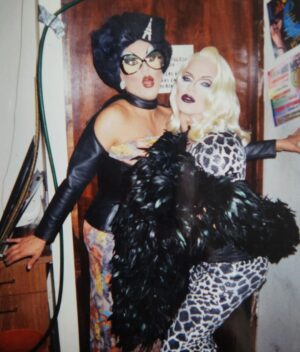 Nina Flowers Instagram - TBT with my sister and Puerto Rico's Icon @dreuxilladivinecarter 😎 En la noche que desaparecio la CARTERA 😆😆😆 Love you sis!