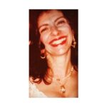 Nina Morena Instagram - Dois anos hoje do pior dia da minha vida. Dois anos que morri contigo pra renascer em mim. Dois anos de saudade, luta, conexões astrais, incertezas, sonhos, descobertas, tristezas e fibra. Brio! Palavras e valores que você me ensinou a cultivar. Levo comigo no rosto teu sorriso largo, tua liberdade e ímpeto aquarianos. Seu deboche! Te amo sempre e pra sempre. Nessa vida que passamos juntas e na morte, que também passamos juntas. No final das contas e apesar das cicatrizes e desafios, voltaria sua filha 100 vezes de novo. Obrigada, mãe! A gente se encontra uma hora! Voa livre! ❤️💫