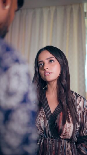 Nisha Guragain Instagram - Jab Koi Naya Mil Jaata Hai To log Aisa Kyu Karte Hai ?? #trendingreels #trending 

.

Shoot & Edit - @sonucreative