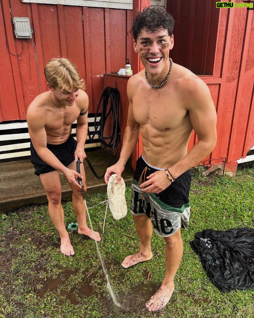 Noah Beck Instagram - the hose won.